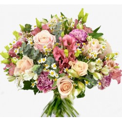 Bouquet di fiori dai toni rosa